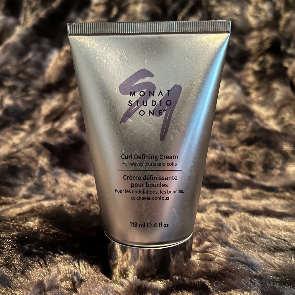 Monat Studio One Curl Defining Cream - Silver